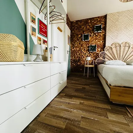 La Foret Des Pins - Free Check-in - Wifi - Parking Prive - Netflix - Draps & Serviettes Inclus Apartmán *