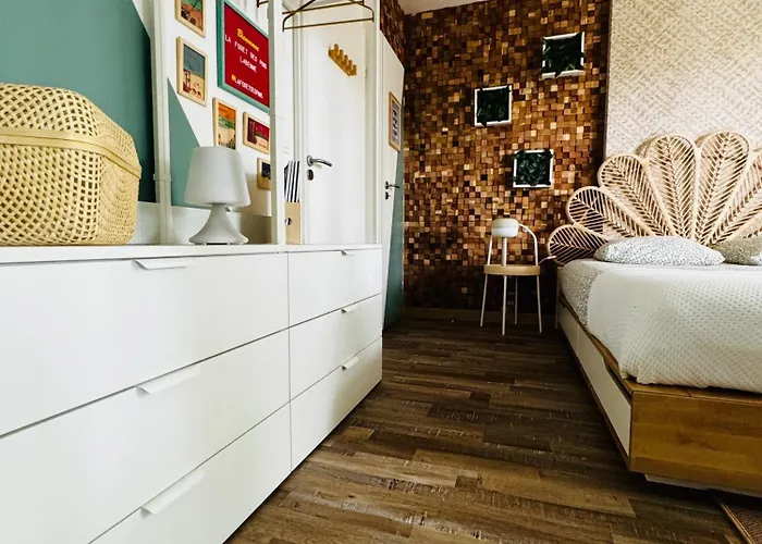 La Foret Des Pins - Free Check-in - Wifi - Parking Prive - Netflix - Draps & Serviettes Inclus דירה *